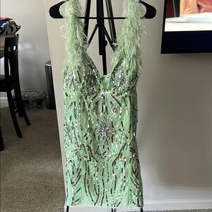 New Elegant Green Sequin Dress with Feather Straps